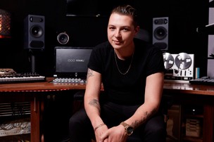 Обладатель премии BRIT Award использует PMC Speakers